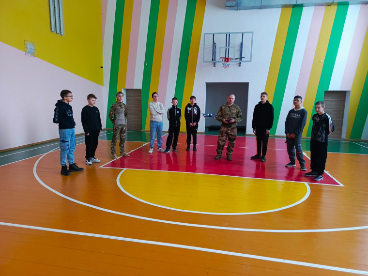 Занятия в в военно-патриотическом центре «Воин».